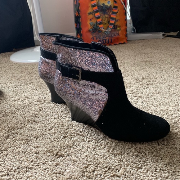 Guess Boots - Picture 2 of 4